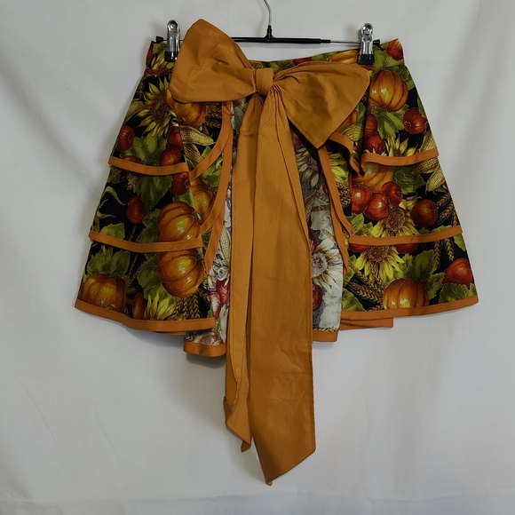 Hand Stitched Half Apron - Vintage by Candy's Aprons - Picture 3 of 4